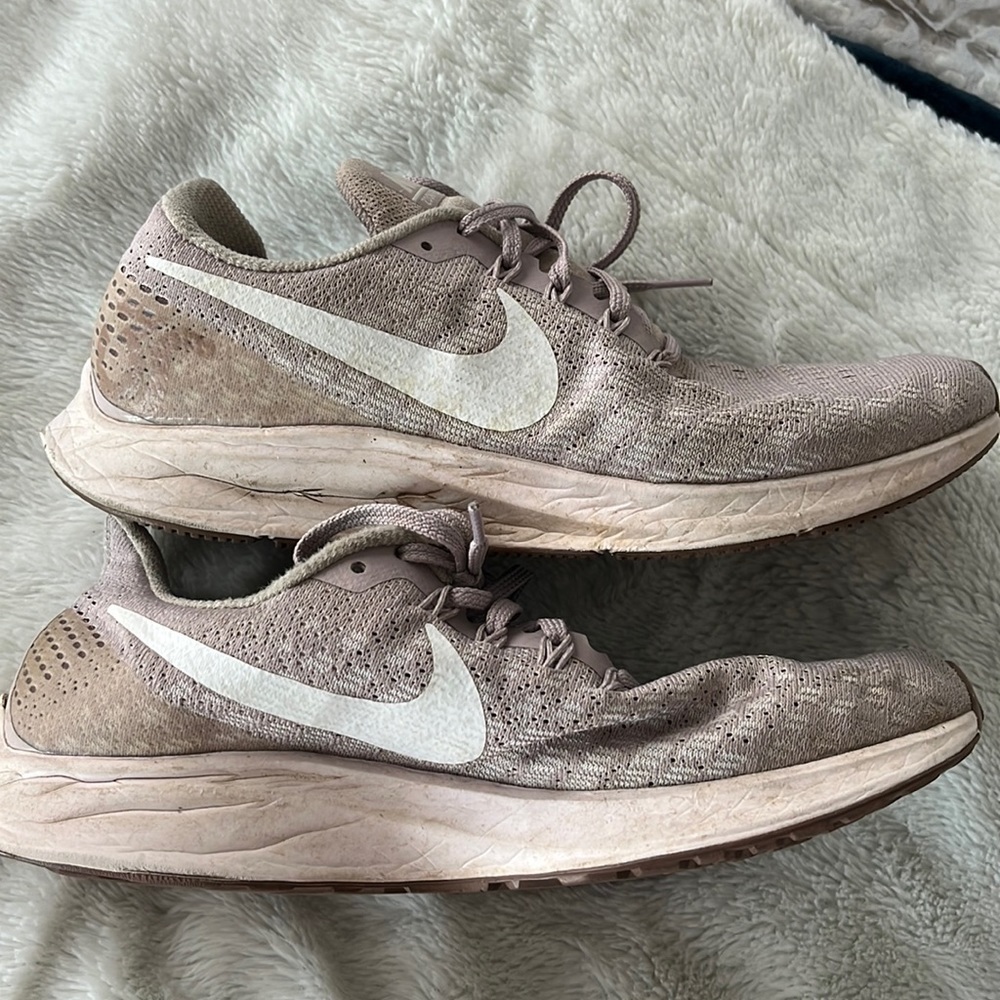 (3/$15‼️) Nike Sneakers